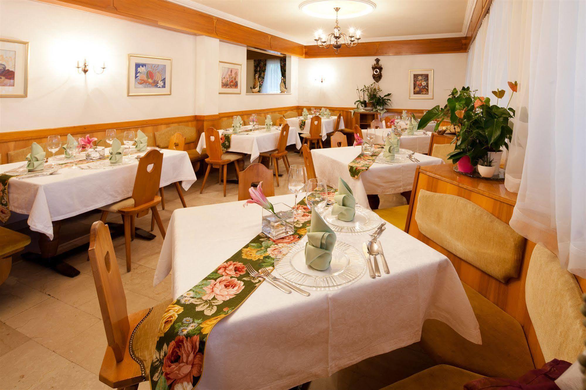 Hotel Aster Мерано Екстериор снимка