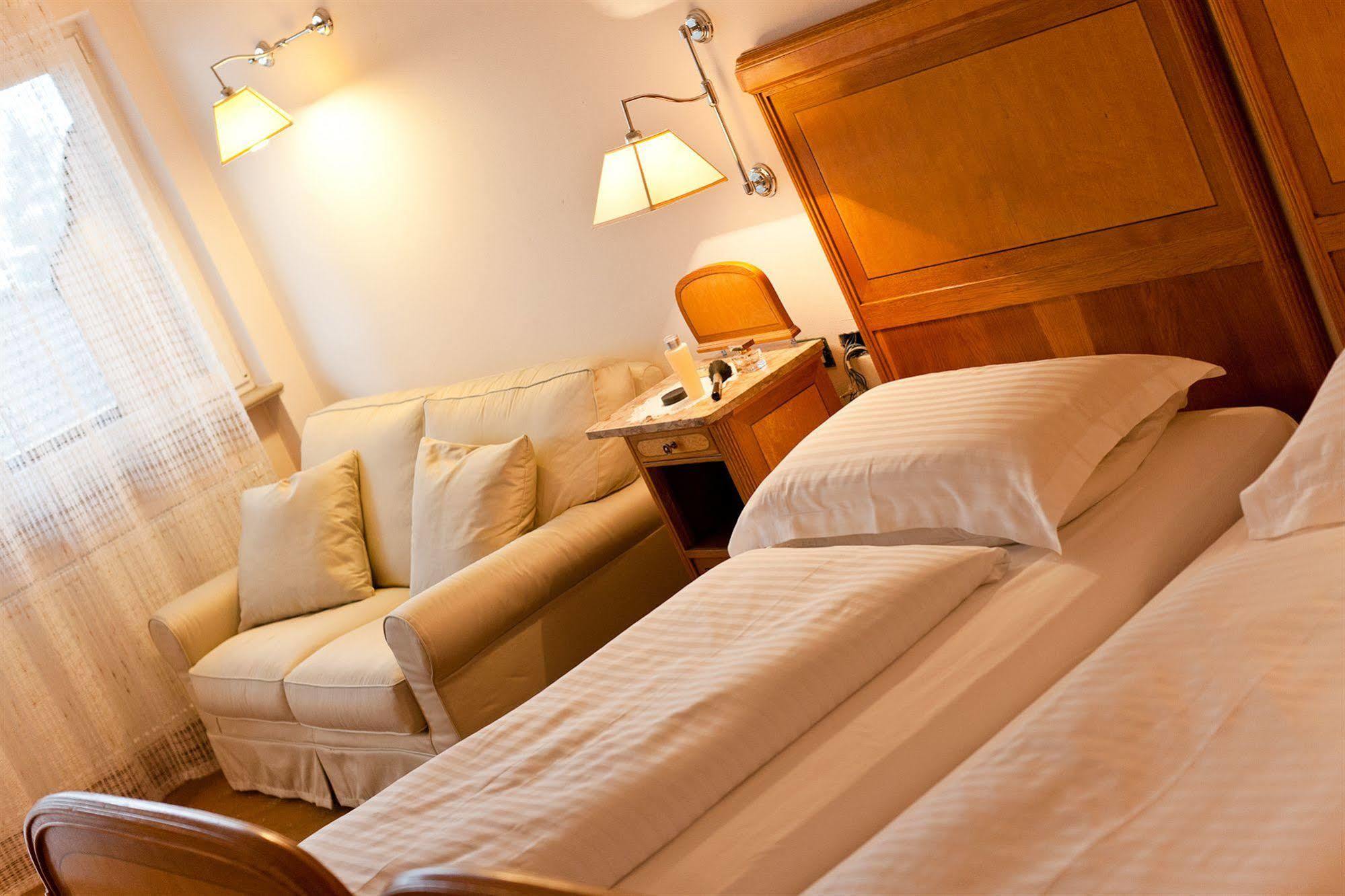 Hotel Aster Мерано Екстериор снимка
