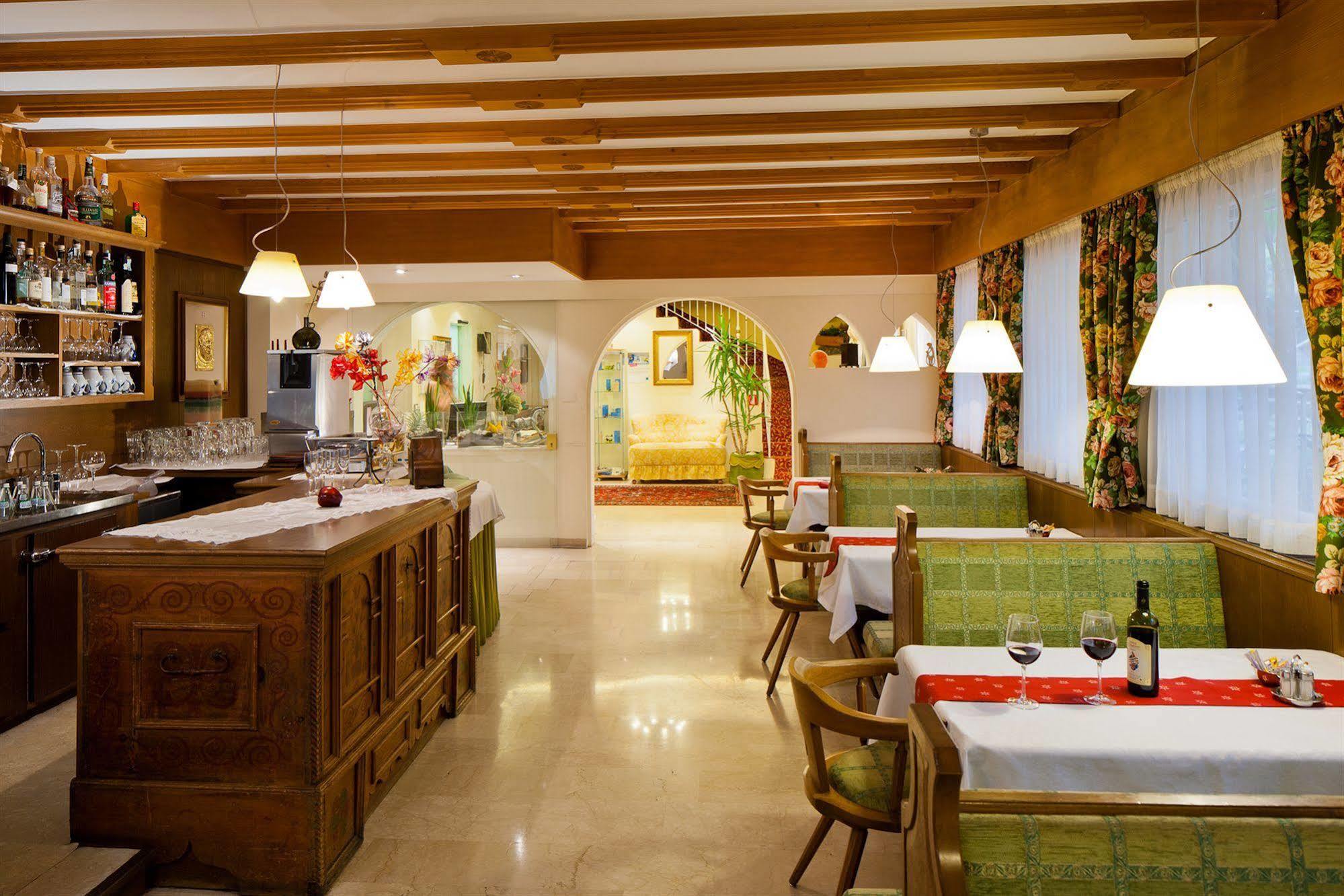 Hotel Aster Мерано Екстериор снимка